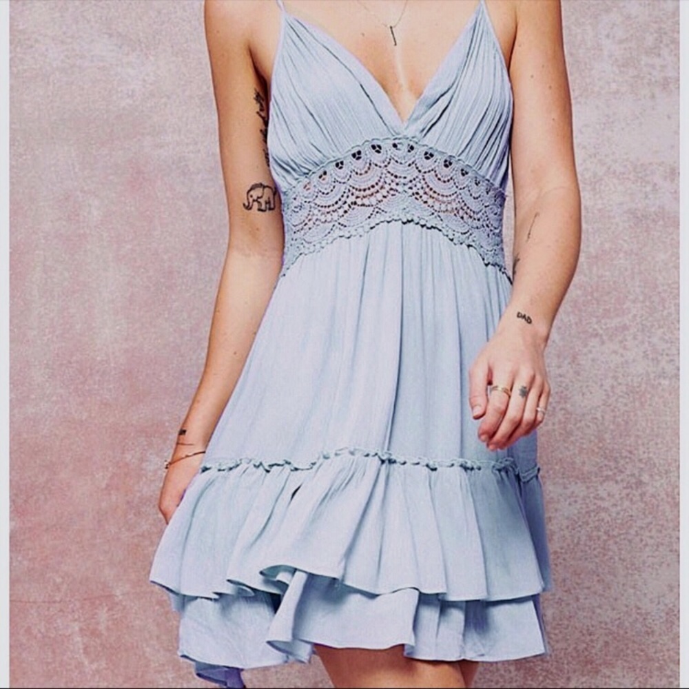 Inset Lace Halter Dress - Picture 7 of 8